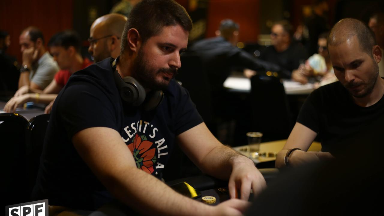Carlos Sáez la libra en los compases finales... pero no al final no.