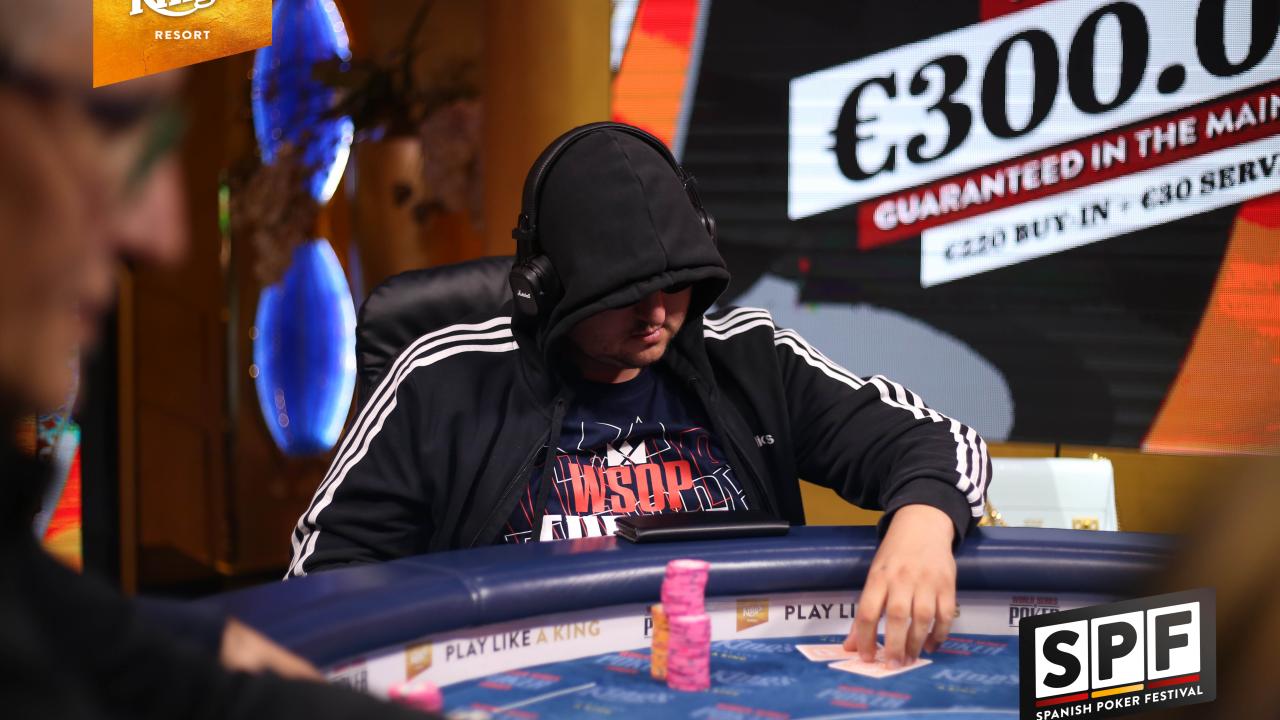 Aleksandar Nikolaev esquiva la bala de su eliminación