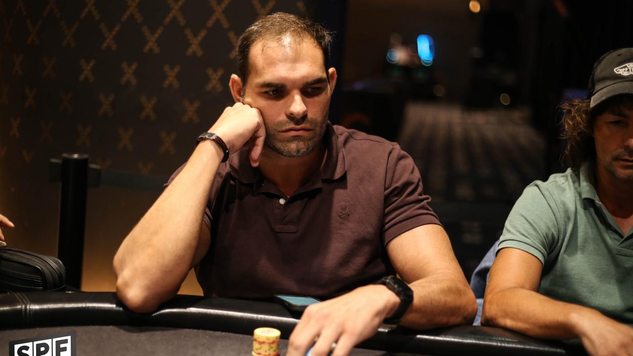 Javier Fernández "Malaeno" destroza a Paul Lozano "Vilacrack"
