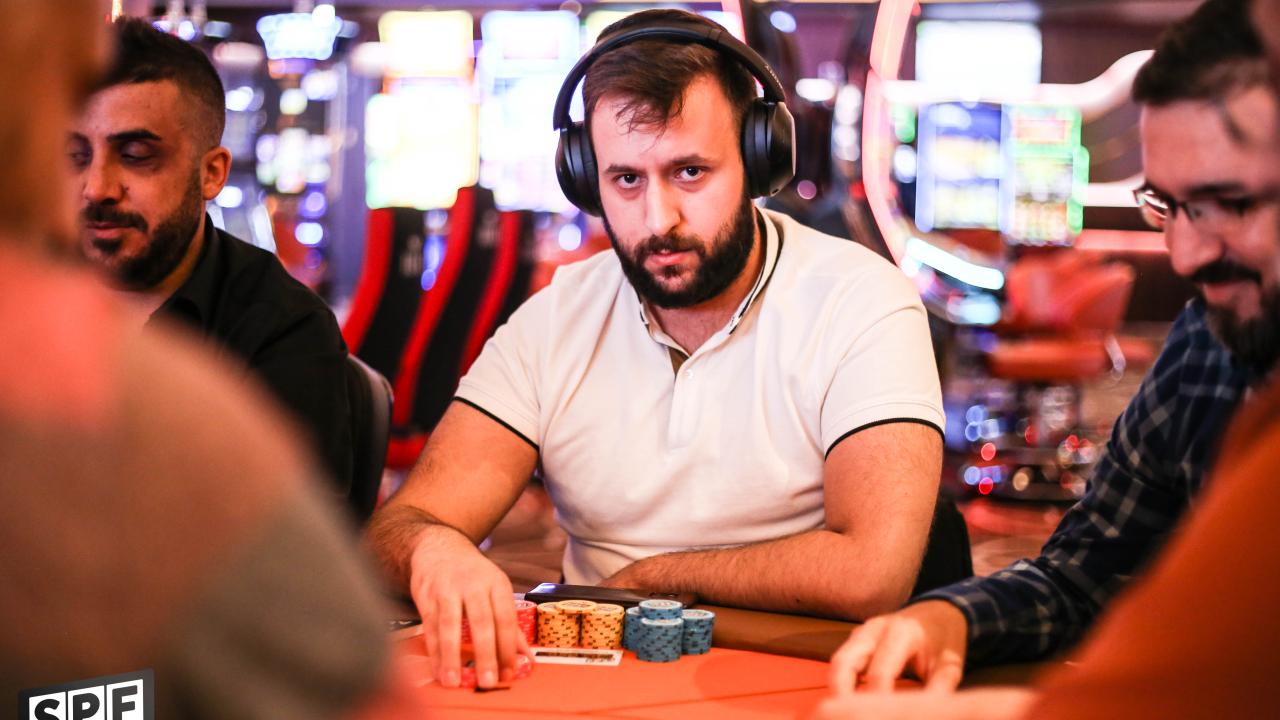 Nicolás Tavares consigue derribar a Liu Xiaozhe de la mejor mano