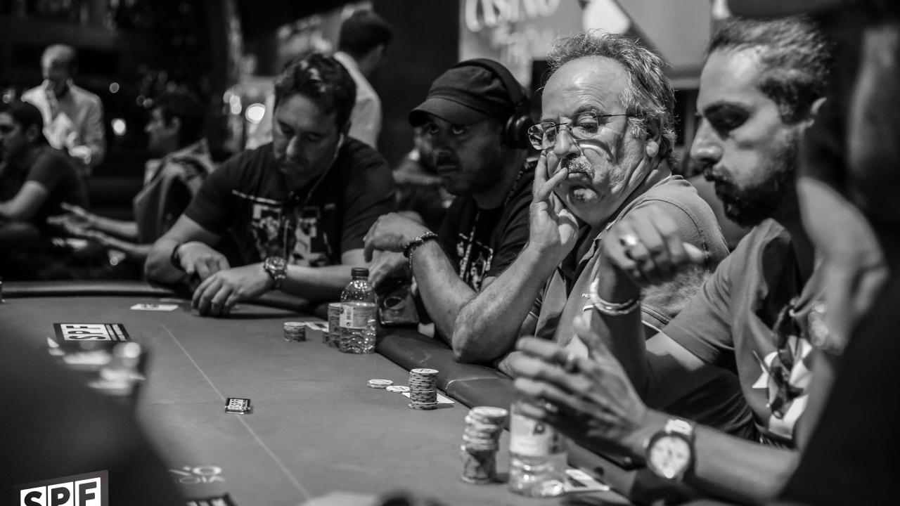 Daniel Roldán sale a flote