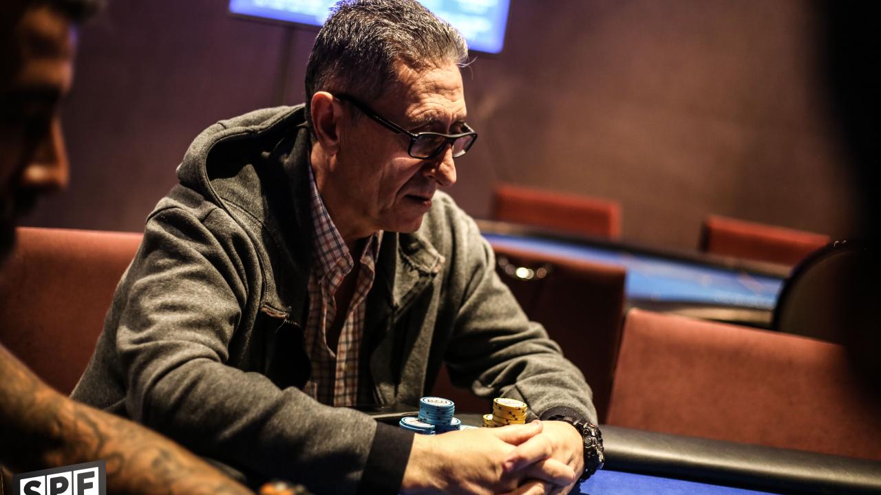 Juan Revuelta se dobla a las primeras de cambio 