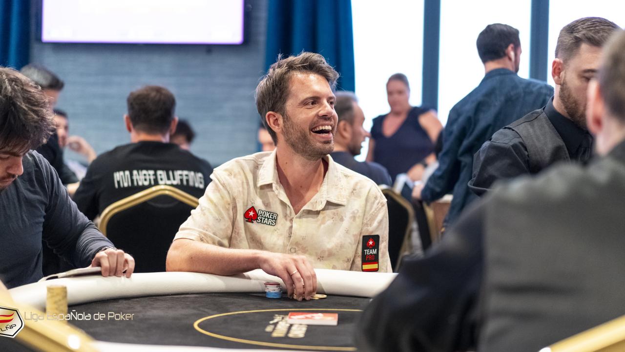 Cuando se tiene la cuenta calentita... ¡Ramón Colillas ya ha multiplicado x4 el stack inicial!