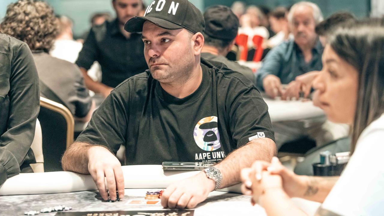 "Andypsx" juega con fuego y se termina quemando 