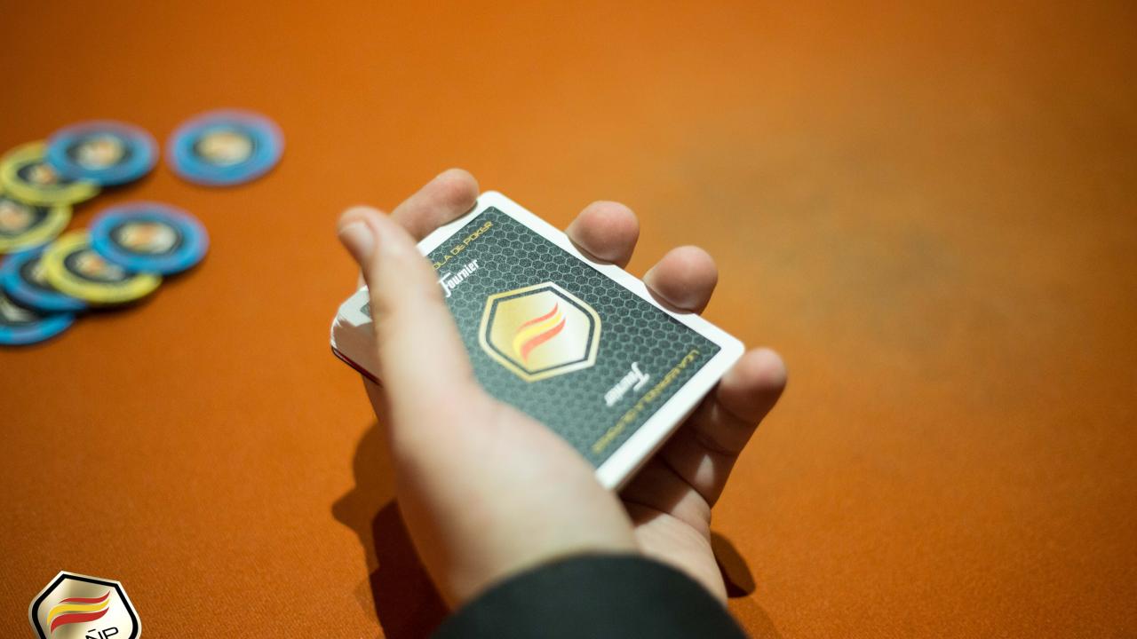 Vuelven a volar las cartas en el heads up 