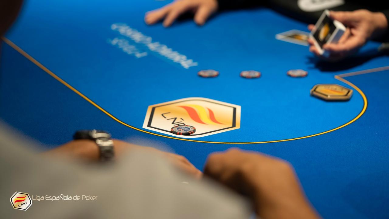 Vuelan las cartas en el Día 1 del High Roller 