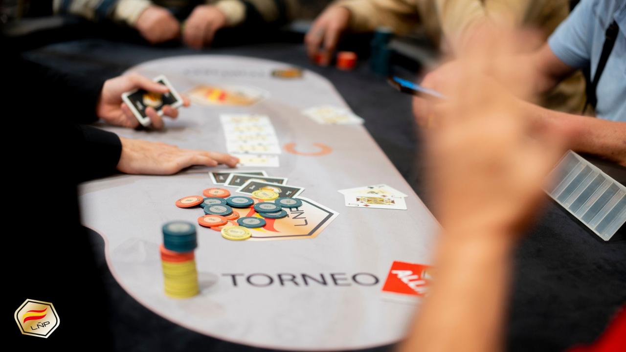 Doble eliminación en la última mano del Día 1