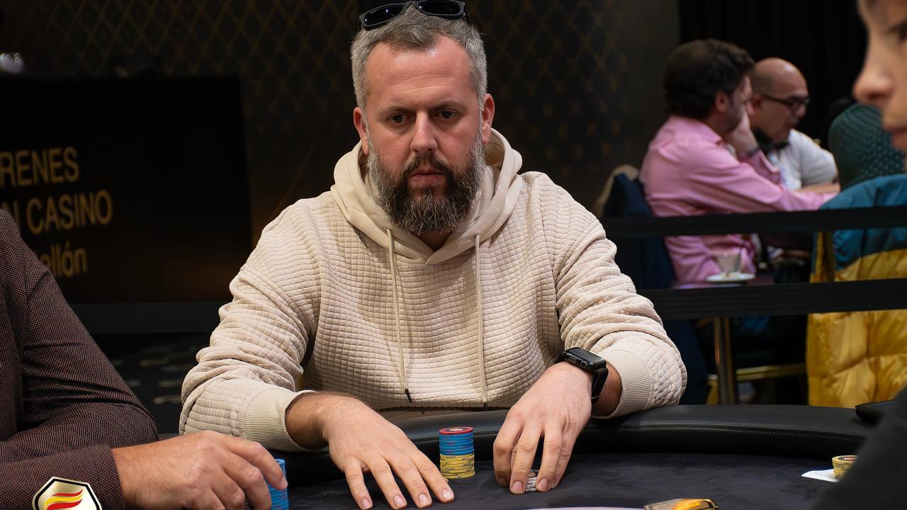 Sergio Villanueva pone en aprietos a Ángel Gómez
