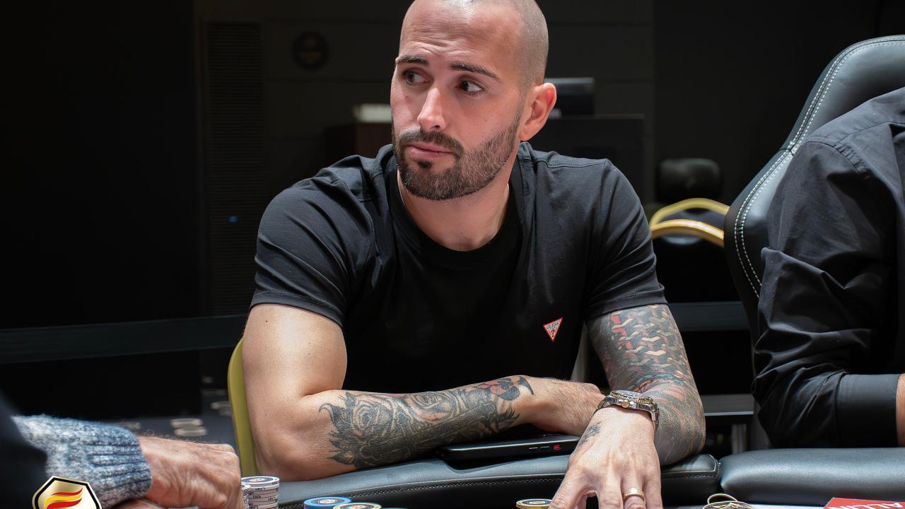 Un cooler a favor pone muy bien a Aleix Vidal 