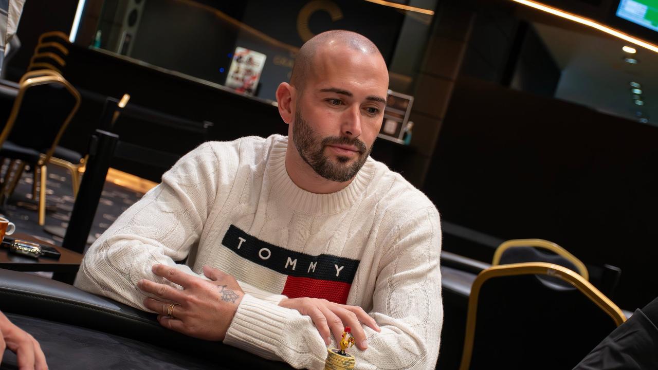 Martín Fuentes (9º) y Aleix Vidal (8º) sufren la ira de Ángel Gómez 