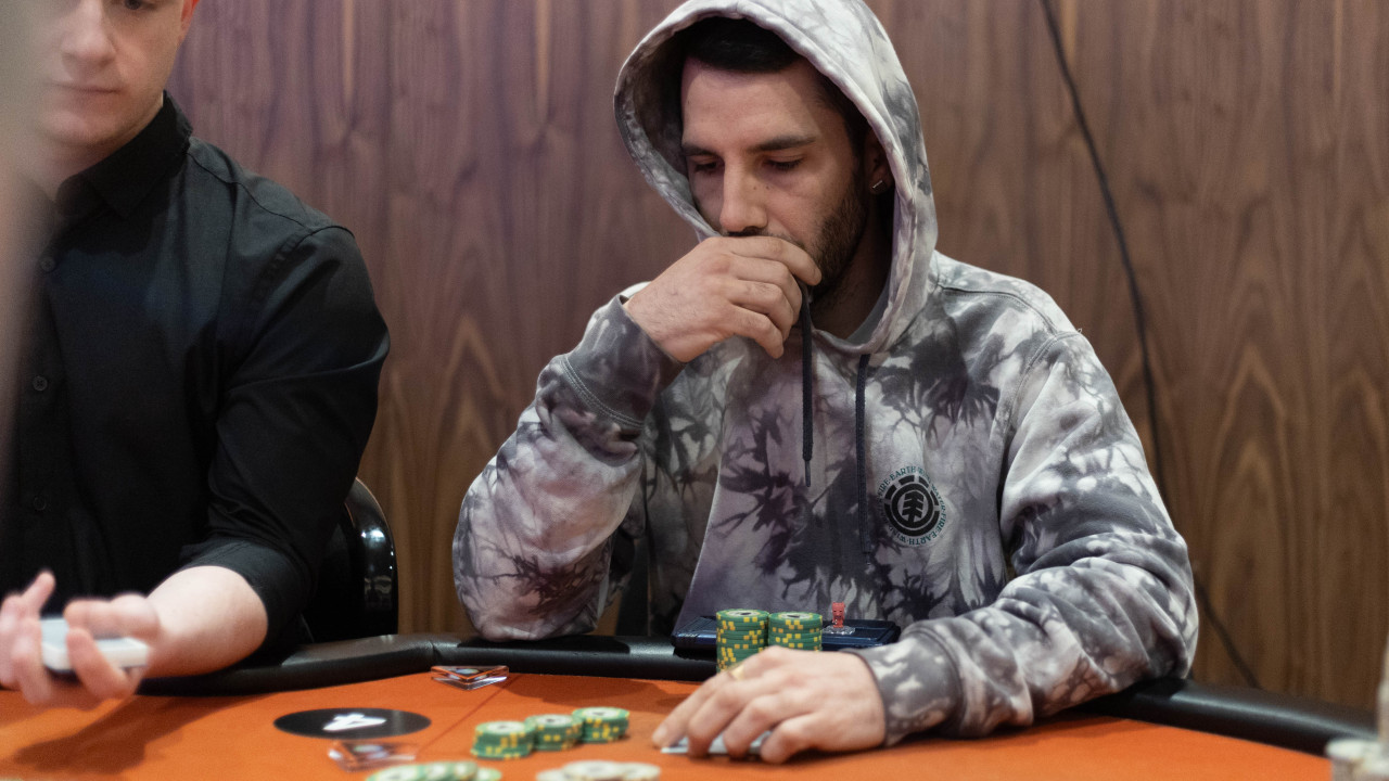 Iker Lanza es el primer eliminado de la Mesa Final del Main Event Luckia Poker Festival