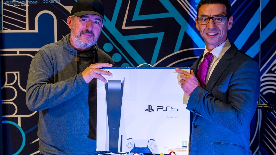 José María Tomás se lleva la PS5 