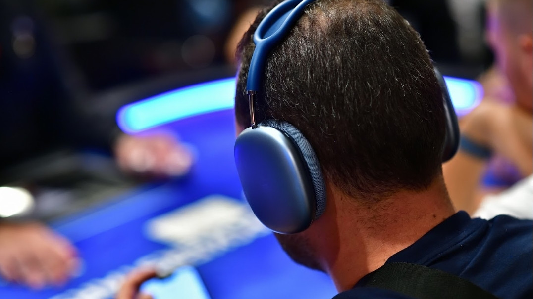 Chipcount actualizado en el último descanso del Main Event 