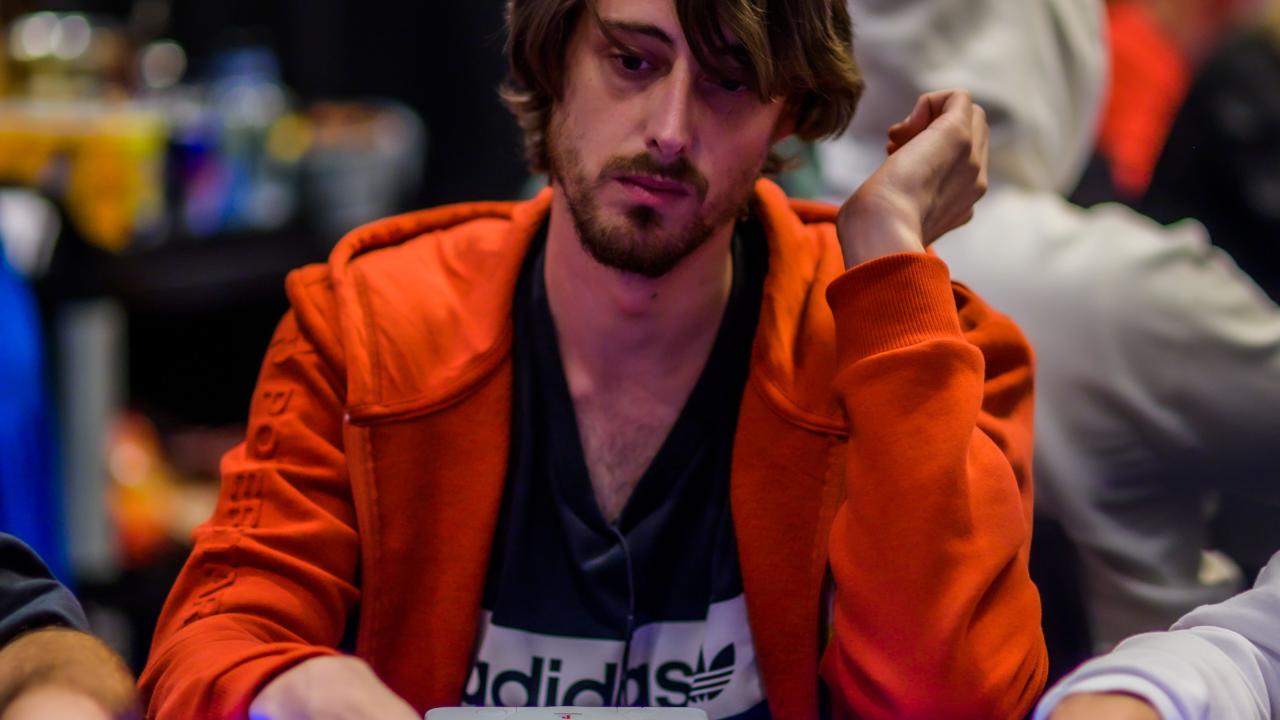 Álex Sanz dice adiós al Estrellas Poker Tour Barcelona en dos manos 