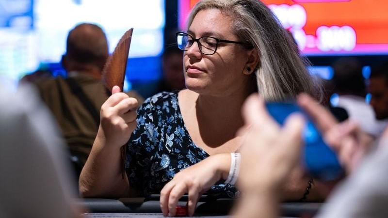 El field del Main Event Día 1C se endurece 