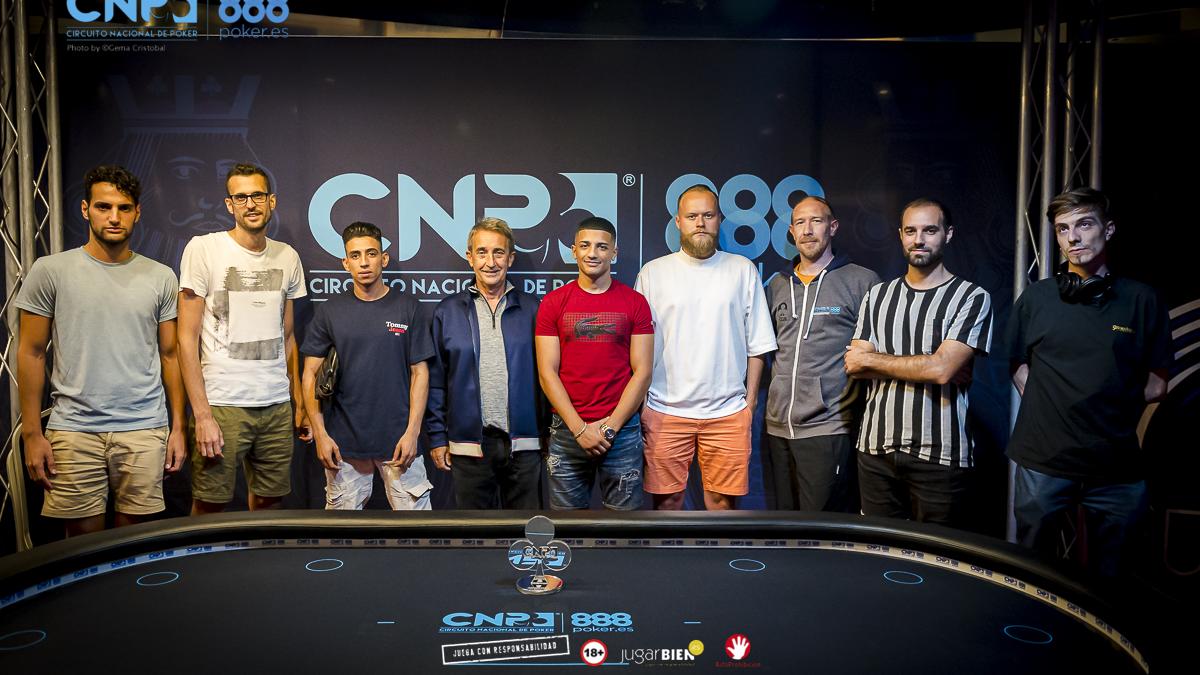 Estos son los integrantes de la Mesa Final del evento paralelo "EL CAZADOR" 