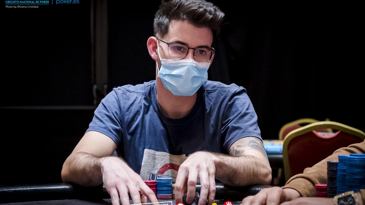 Sergio "Diamond" Martí, jugador profesional del League of Legends, participando en el CNP Castellón