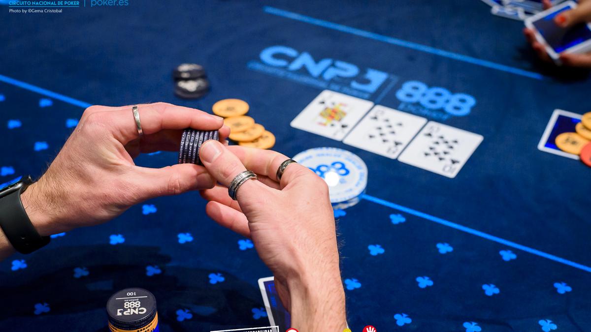 ¡Primer descanso de la jornada en el Main Event Día 1B!