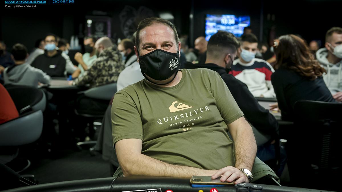Los dos primeros clasificados de la general, Victor Jiménez y Salvador Torres participando en el Main Event
