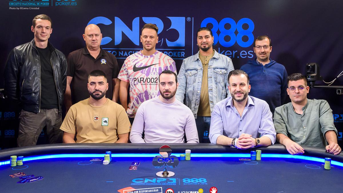 Vuelan las cartas en la Mesa Final del High Roller 