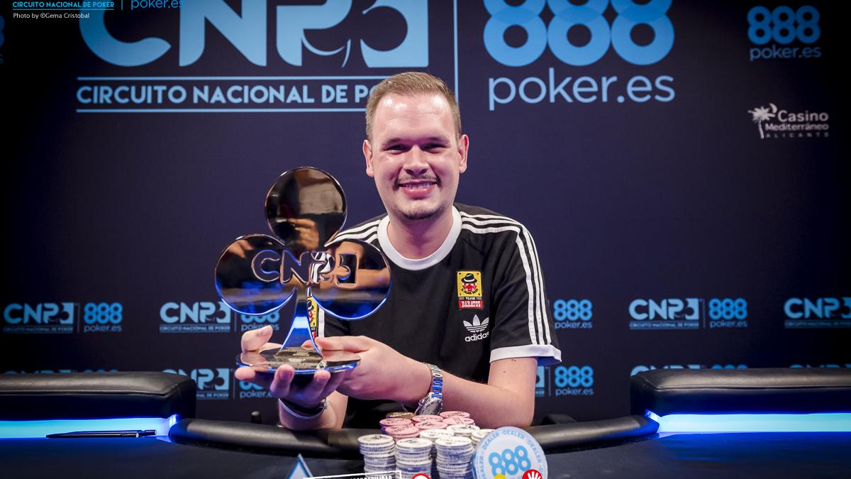 ¡Víctor Jiménez, campeón del Evento Principal del CNP888 Malaga!