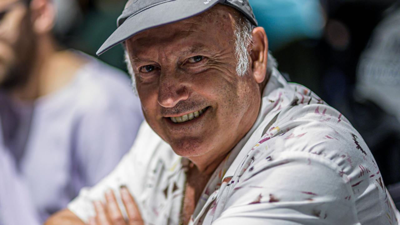 Andrés Boluda recibe un doloroso badbeat postflop