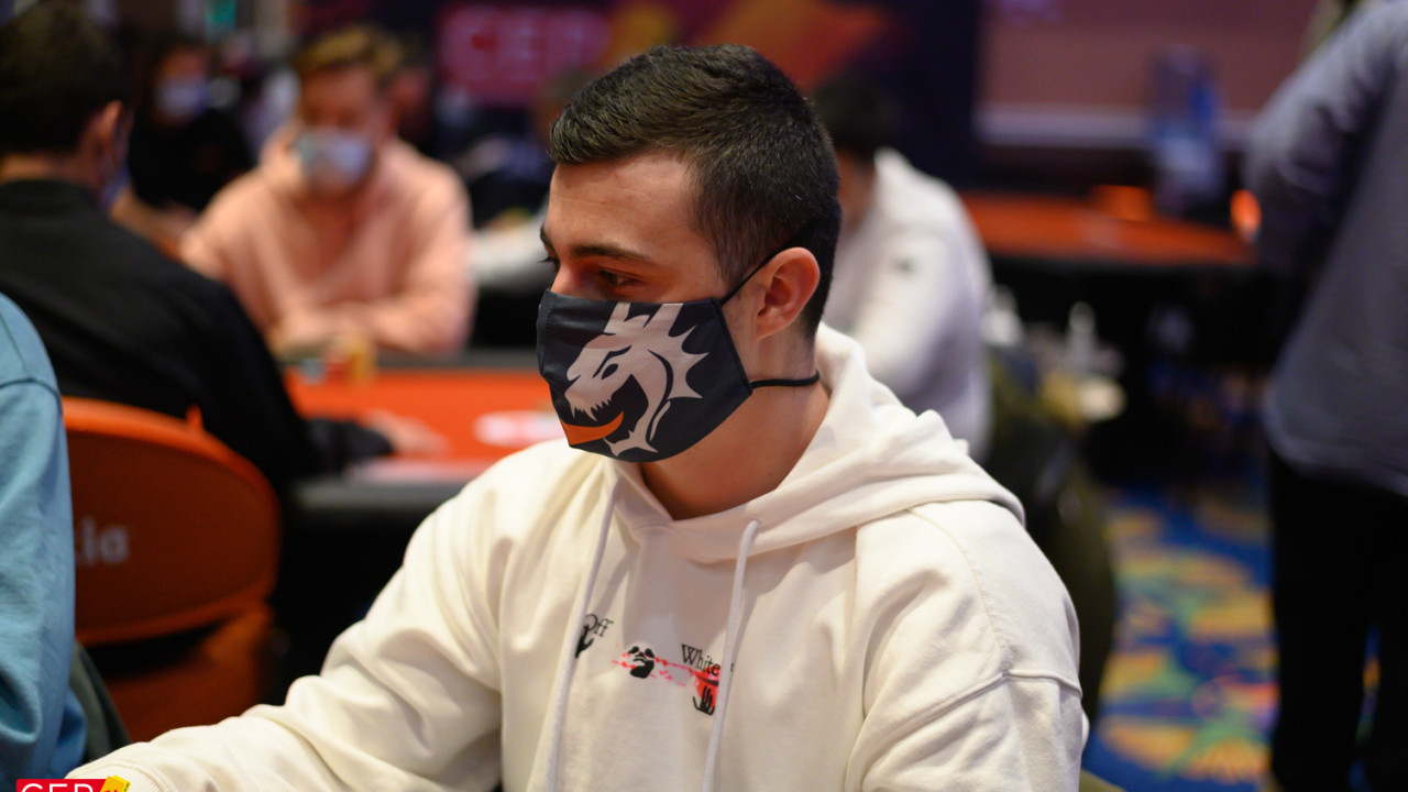 Iñaki Aguirre "Txikuri" es el chipleader del Main Event Día 1B