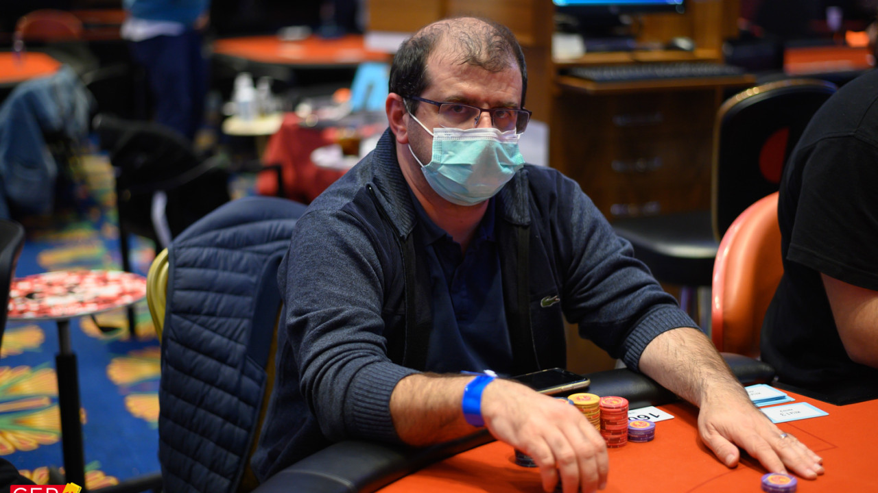  Roger Jaureguiberry manda a un rival a lona en los últimos compases del Día 1A
