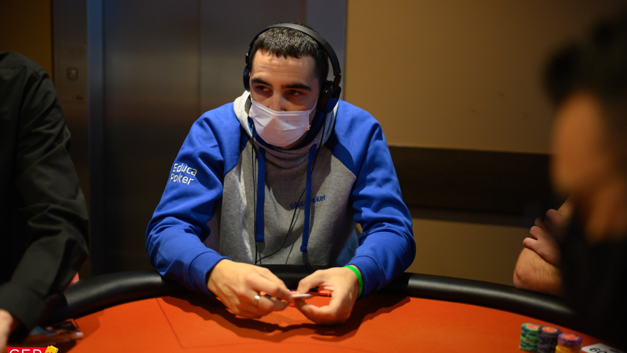 Eneko Alava se pone con un stack de 80.000 puntos, al más puro estilo EducaPoker