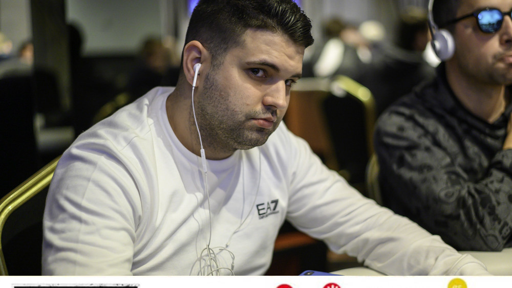Comienza el nivel 6 y estos son algunos stacks de la armada en el Main Event