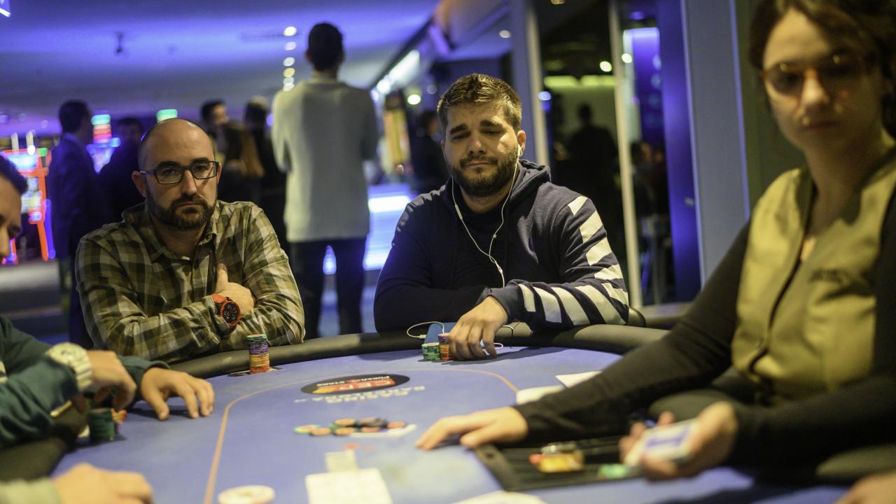 El primer nivel atrae a cerca de 100 jugadores 