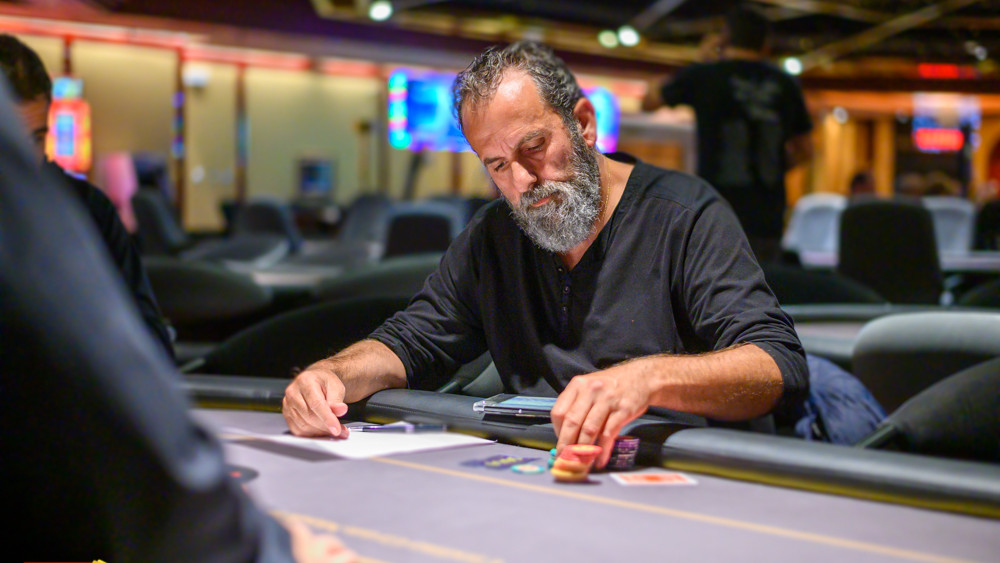 ¡Fabrice Jaquot truca unas damas y se dobla!