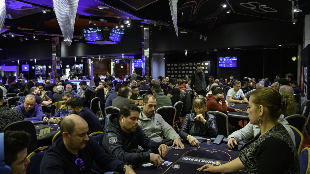 103 tres jugadores comienzan el Día 2 