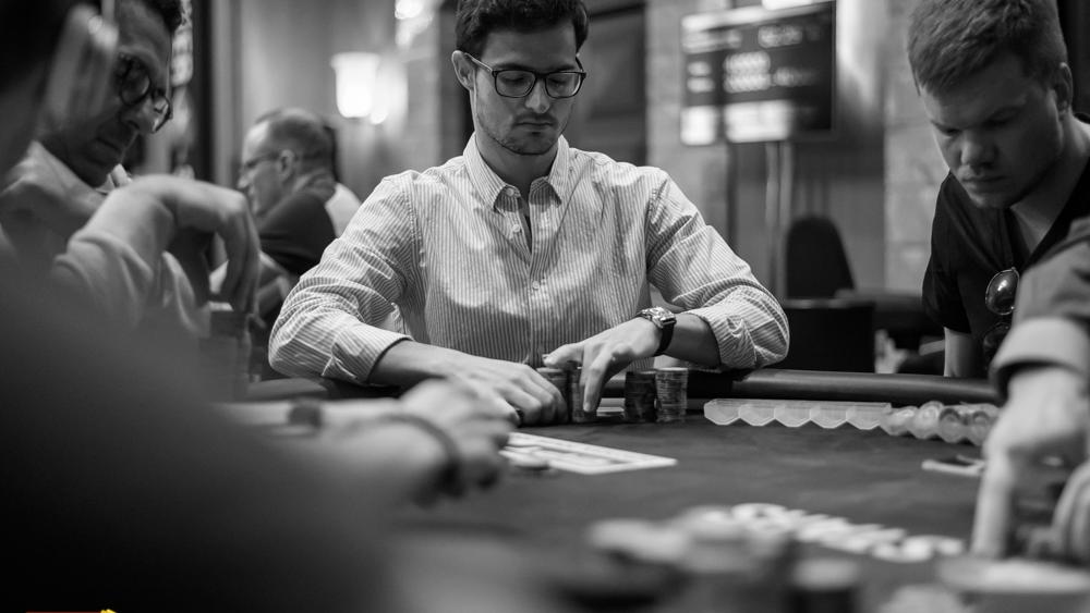 Edu Gómez es el primer eliminado de la mesa final