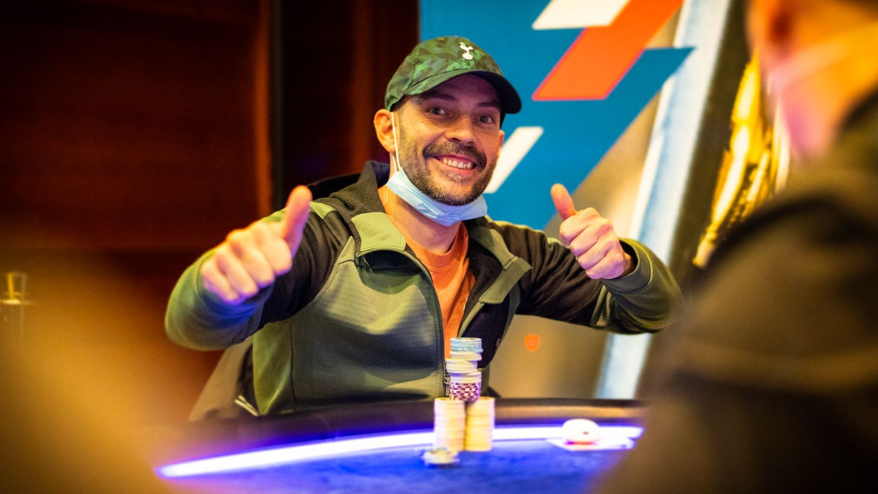 Tenemos a José González 18 left del 2k€ High Roller con 396.450 € on top