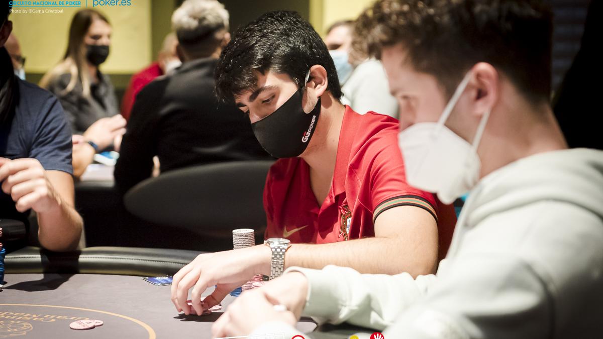 Juan Mechó, Ori Hasson y Pedro Neves son los primeros eliminados de la Mesa Final del High Roller