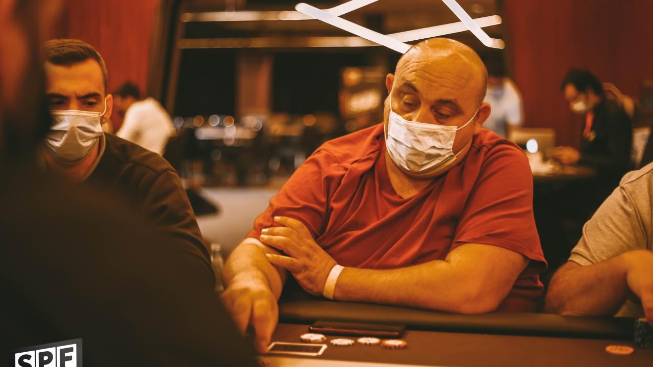 Ricardo García aumenta considerablemente su stack 