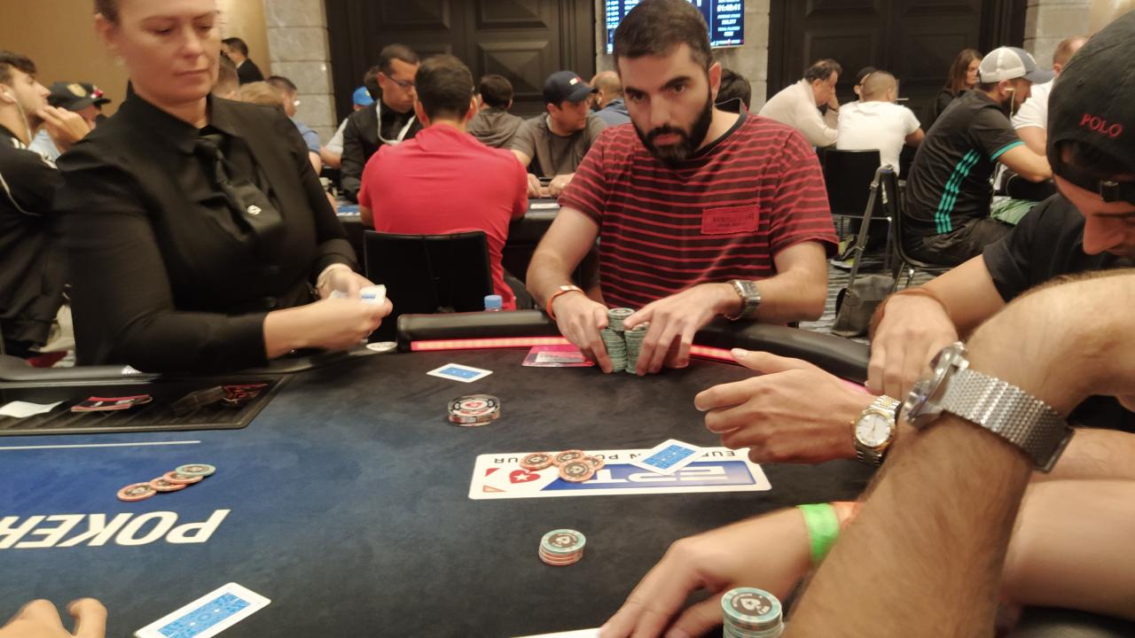 Juan Mora pierde un flip contra Moorman y baja a 270.000 puntos