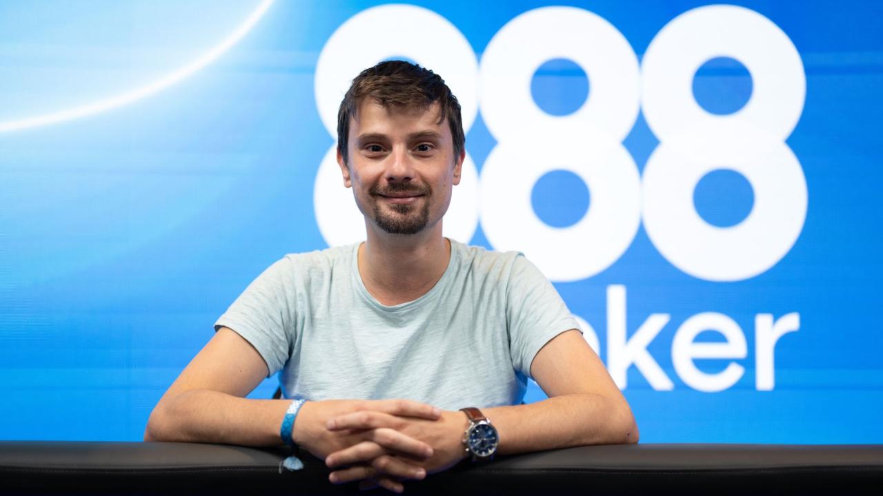 Un intratable Albert Grané cierra el Día 2 del Main Event líder del grupo