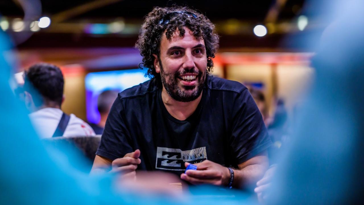Un impresionante cooler postflop permite a Javi Martínez eliminar a un rival