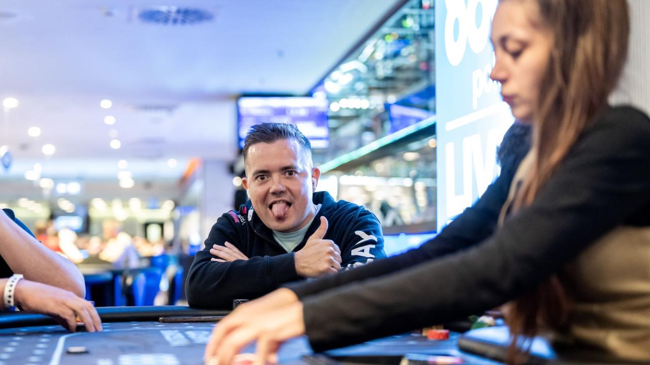 Duro revés al stack de Germán Zafra 'GetzuPoker' justo antes del descanso de la cena