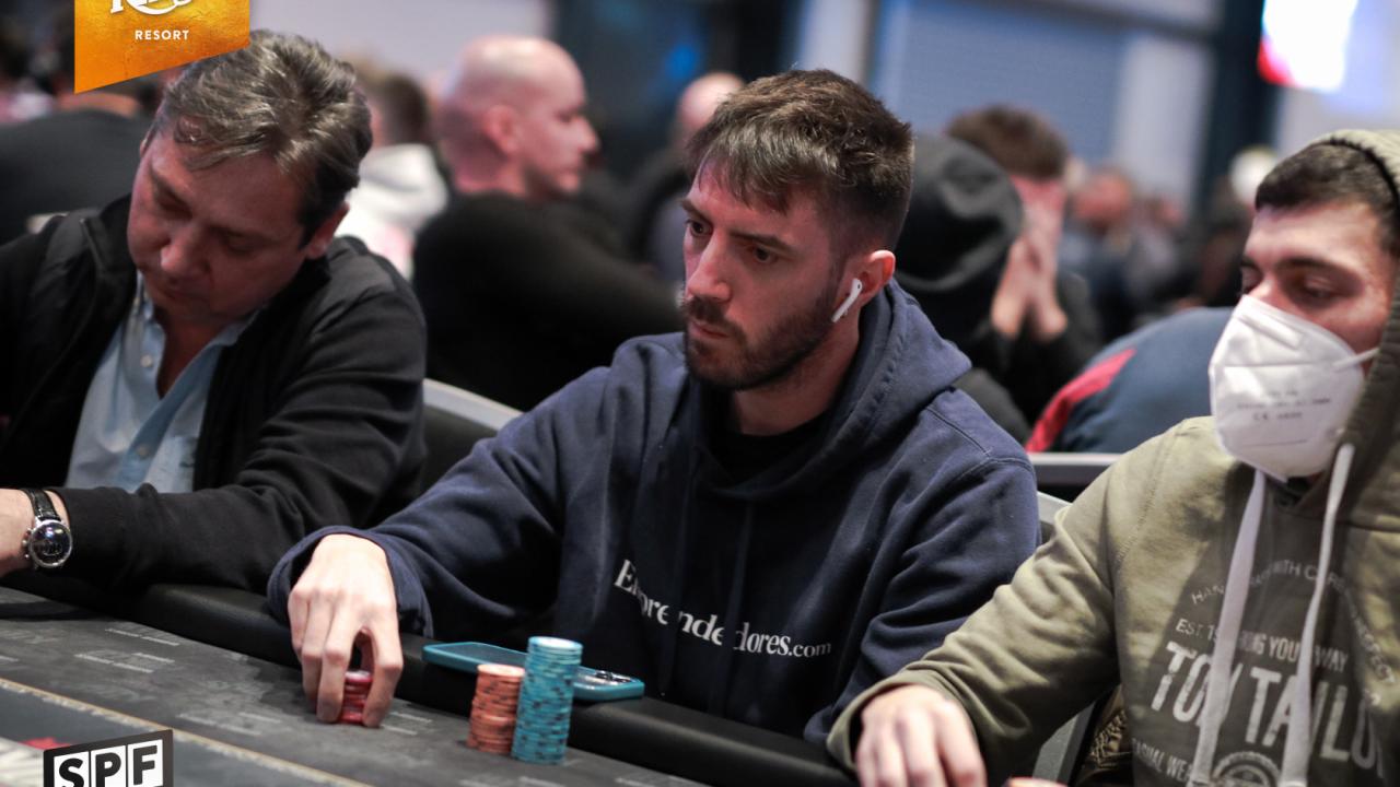 Francisco Miras choca contra Ionut Cosmin Dragomir 