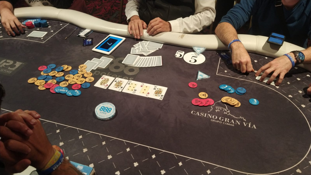 Eduardo López se dobla con unas dobles runner-runner