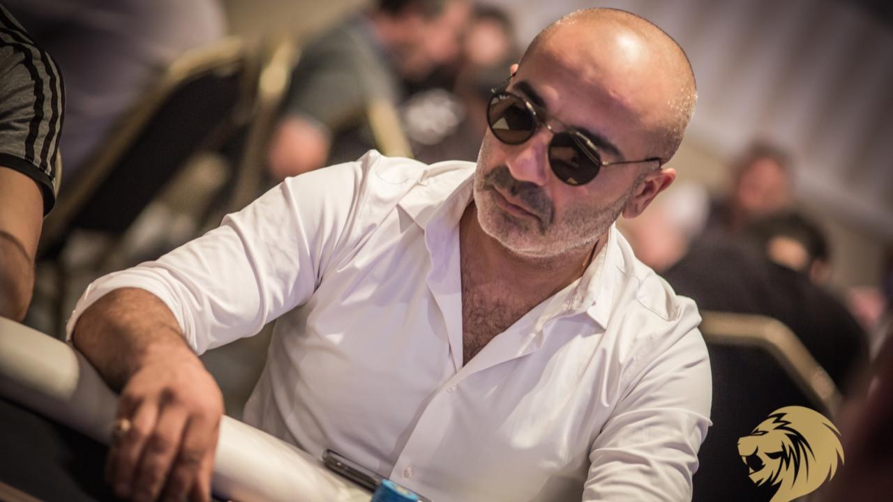 Jesús Arribas ligándole trips a Gevorg Misakyan