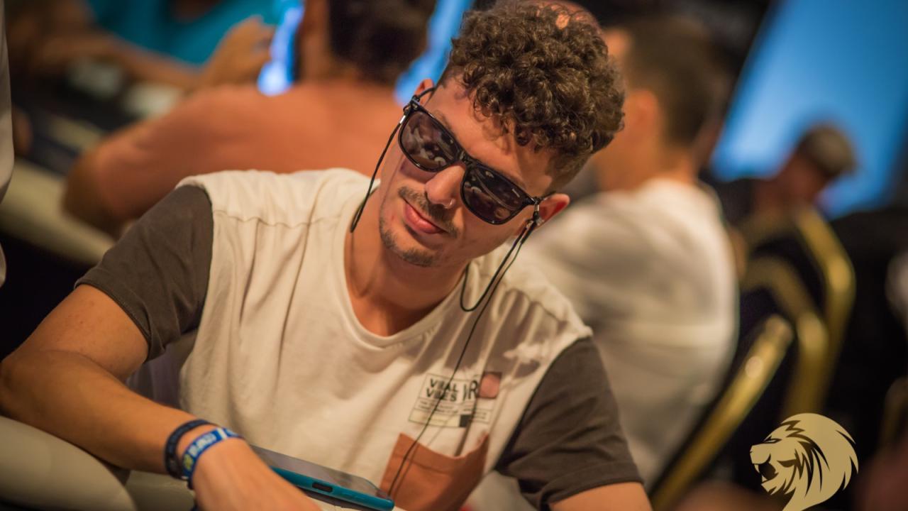 Pedro Suárez "Drolillo" metiendo truquillos
