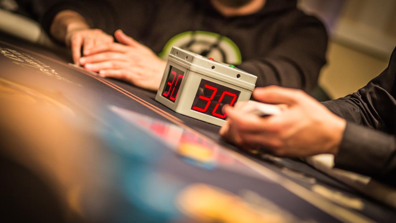 Descanso de cena para los jugadores del High Roller