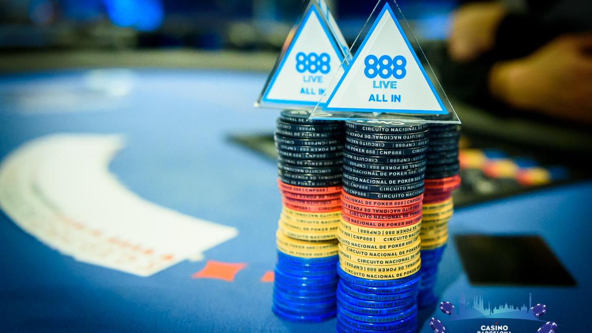 Los croupiers están ya preparados para el inicio del día 1C