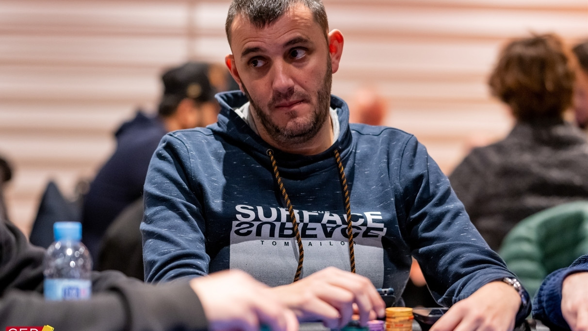 David Torrel se cobra una de las primeras eliminaciones del día con... ¡escalera de color!
