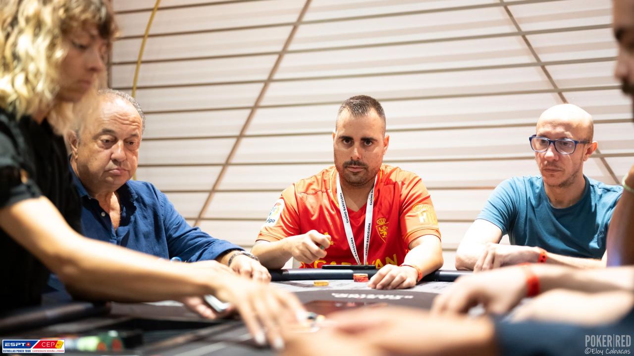 Dani Monforte pasa por el cajero en los primeros compases del Día 1B