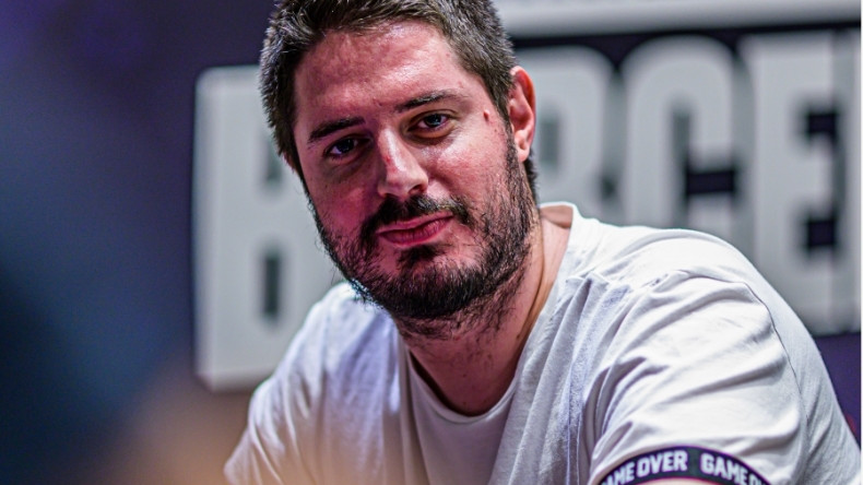 Carlos Sáez también esta fuera del Estrellas Poker Tour